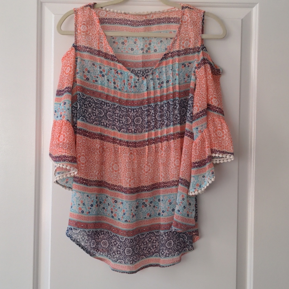 Cold-shoulder Spring Shirt